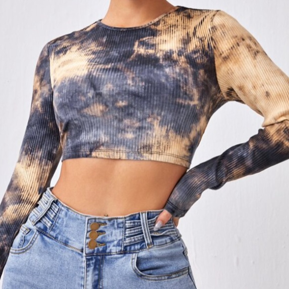 Tie dye long sleeve crop top